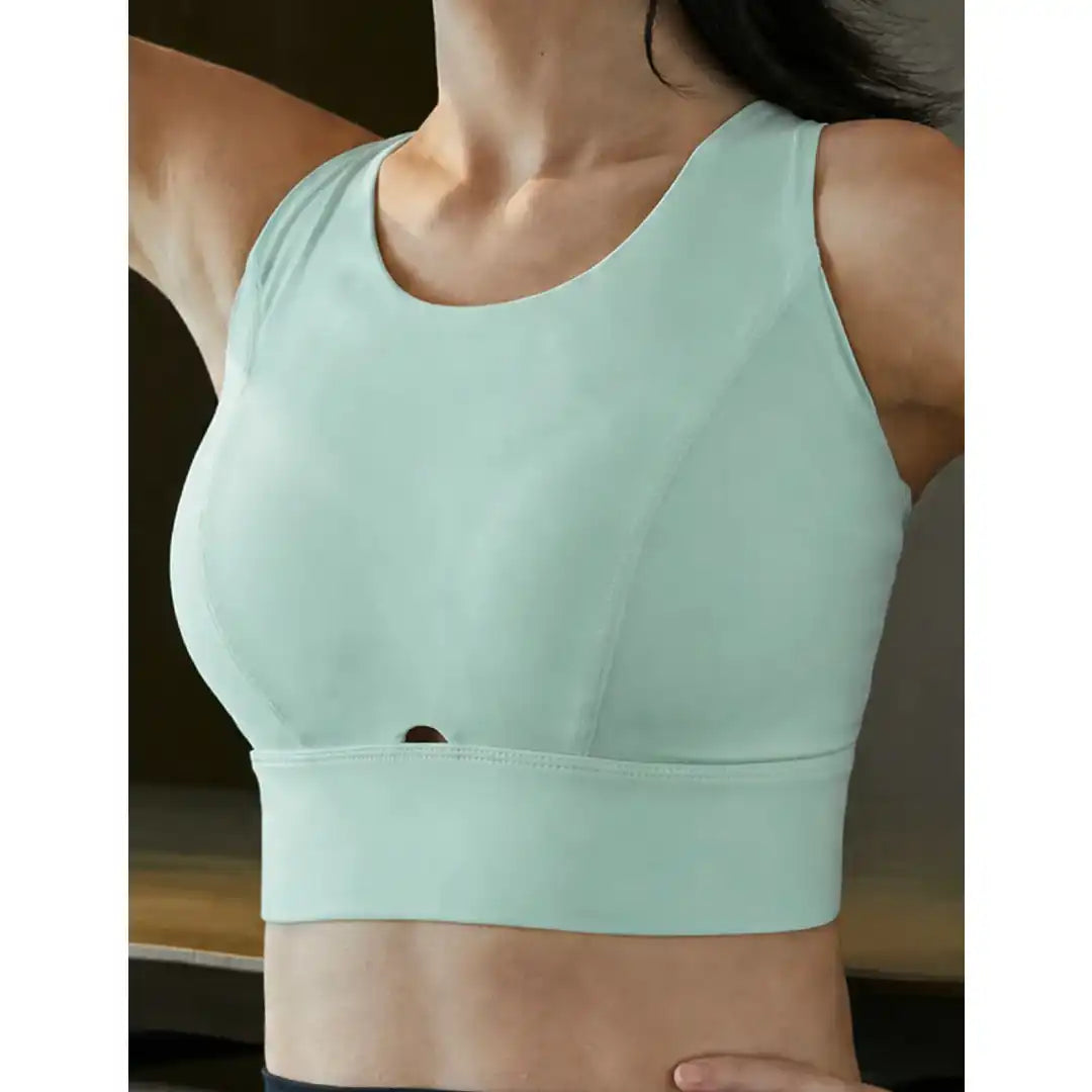 Dallys Stay-Put Sports Bra with Racerback Support & Full Coverage Up to 42H